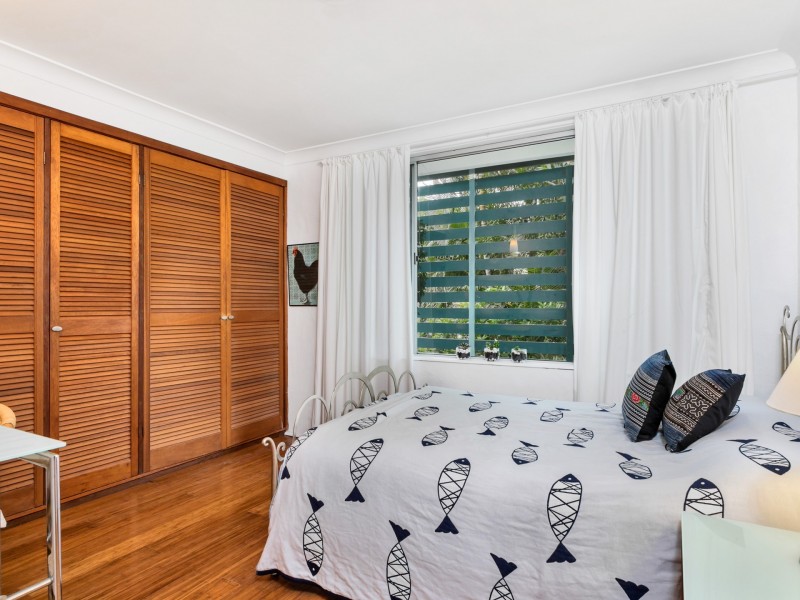 32 Coomburra Crescent, Ocean Shores NSW 2483