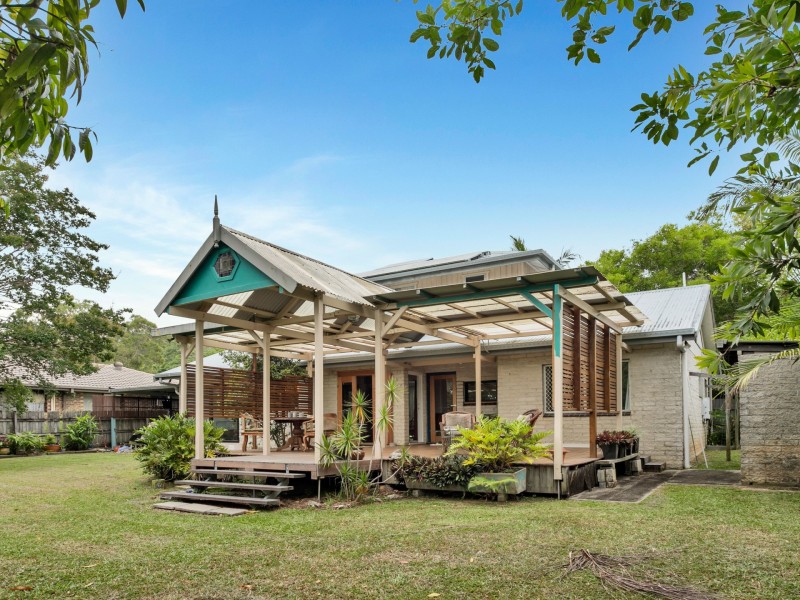 32 Coomburra Crescent, Ocean Shores NSW 2483