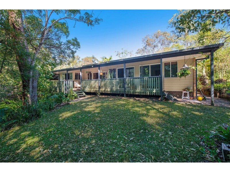2 Gilba Avenue, Ocean Shores NSW 2483