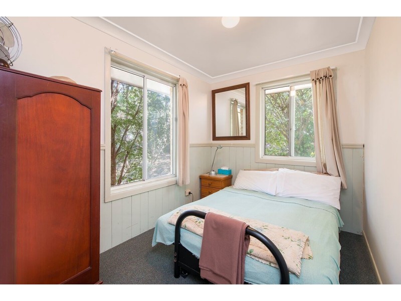 2 Gilba Avenue, Ocean Shores NSW 2483