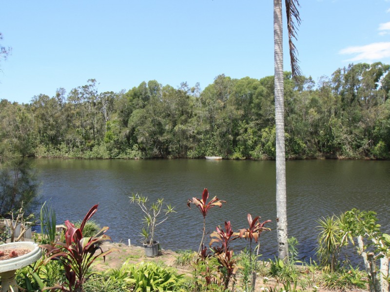 18 Natan Court, Ocean Shores NSW 2483
