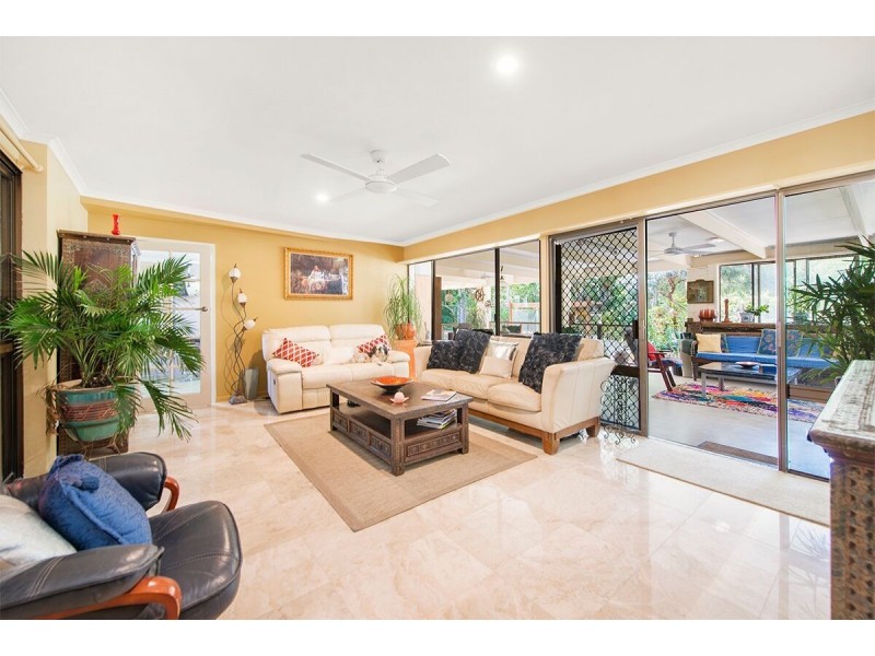 7 Rajah Road, Ocean Shores NSW 2483