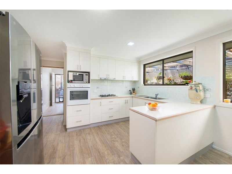 7 Rajah Road, Ocean Shores NSW 2483