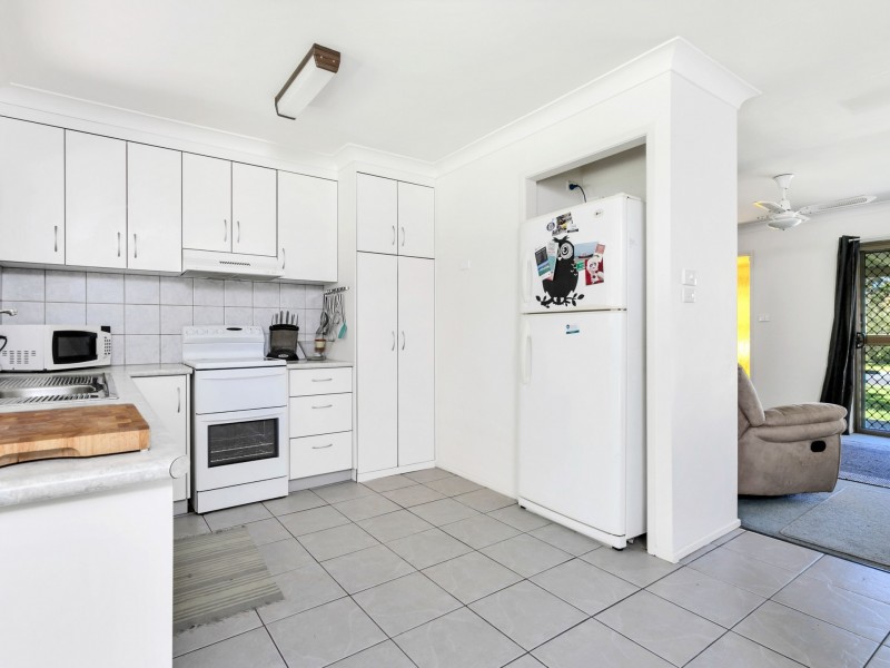 7 Kiah Close, Ocean Shores NSW 2483