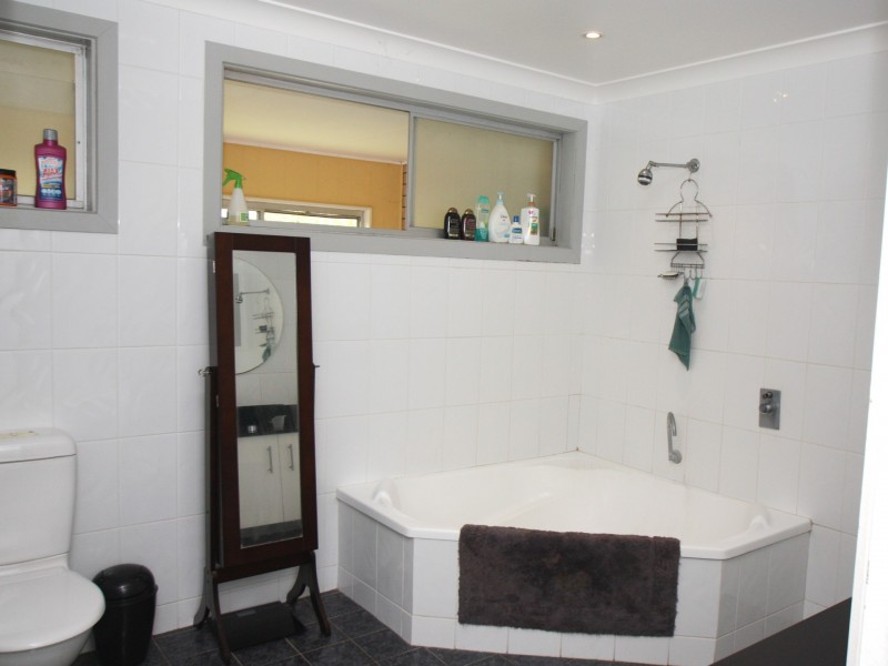 41 Yallakool Drive, Ocean Shores NSW 2483