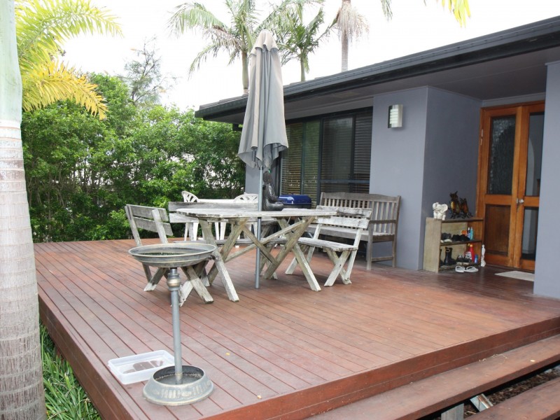 41 Yallakool Drive, Ocean Shores NSW 2483