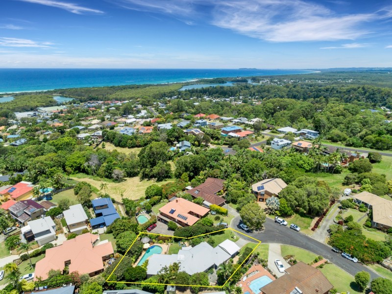 2 Napelle Court, Ocean Shores NSW 2483