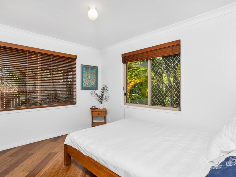 2 Napelle Court, Ocean Shores NSW 2483