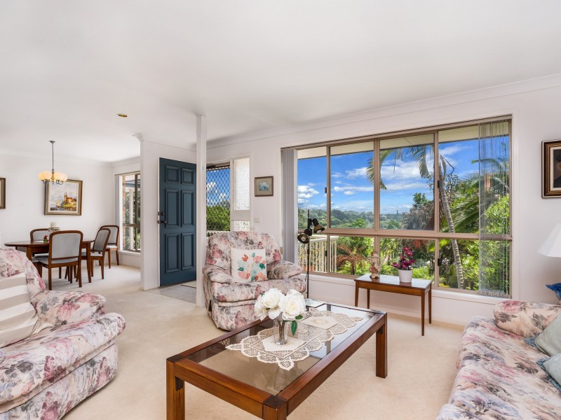 27 Yamble Drive, Ocean Shores NSW 2483