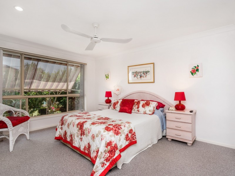 27 Yamble Drive, Ocean Shores NSW 2483