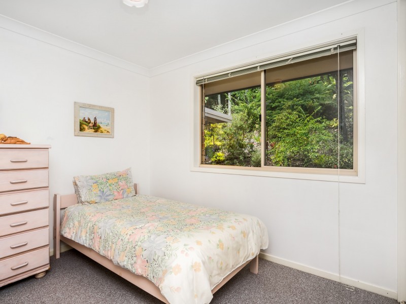 27 Yamble Drive, Ocean Shores NSW 2483