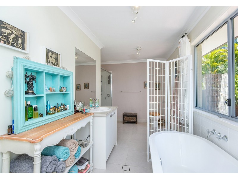 21 Palmer Avenue, Ocean Shores NSW 2483