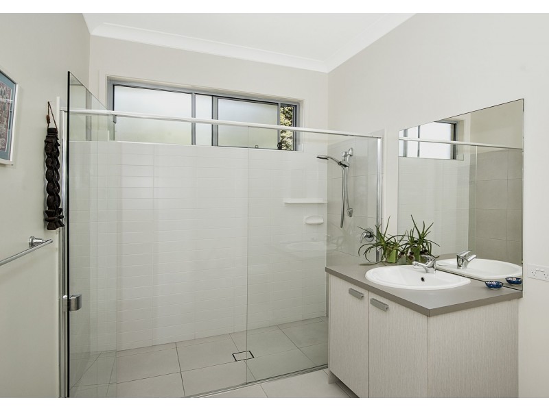 21 Palmer Avenue, Ocean Shores NSW 2483