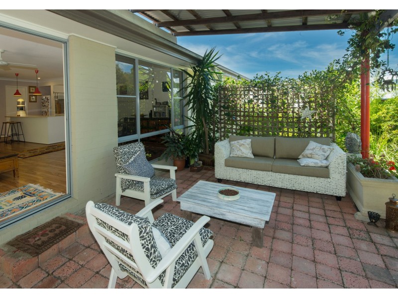 21 Palmer Avenue, Ocean Shores NSW 2483