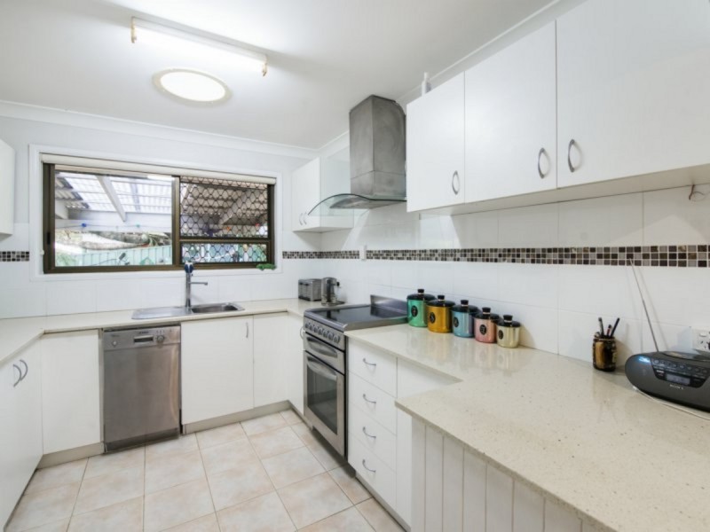 18 Coomburra Crescent, Ocean Shores NSW 2483