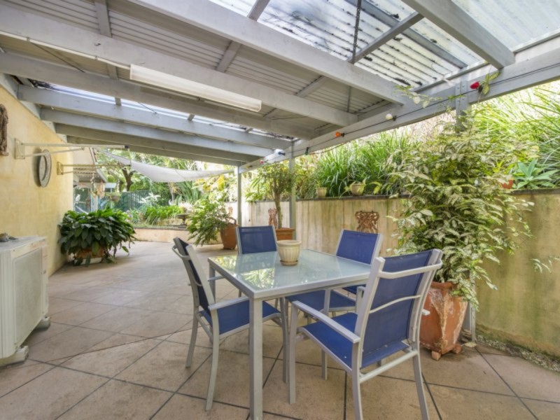 18 Coomburra Crescent, Ocean Shores NSW 2483