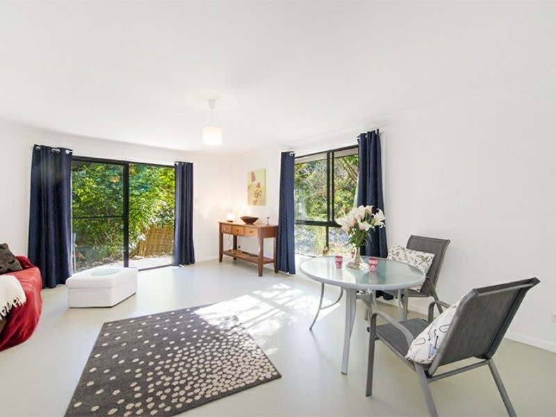 15 Mundurra Avenue, Ocean Shores NSW 2483