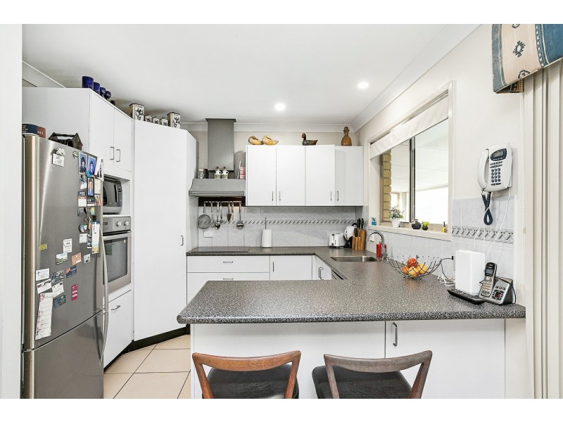 25 Natan Court, Ocean Shores NSW 2483