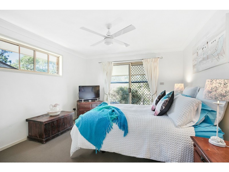 25 Natan Court, Ocean Shores NSW 2483