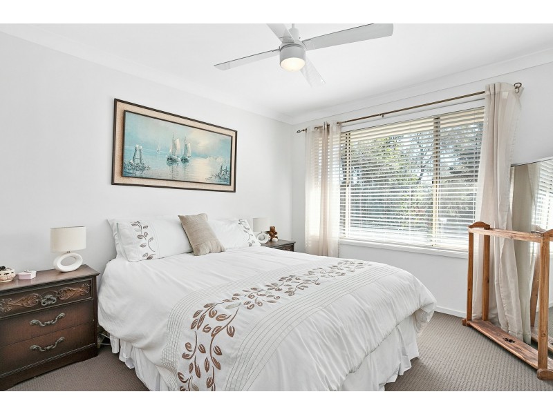 25 Natan Court, Ocean Shores NSW 2483