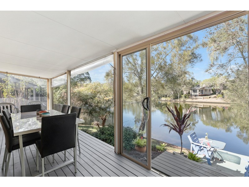 25 Natan Court, Ocean Shores NSW 2483