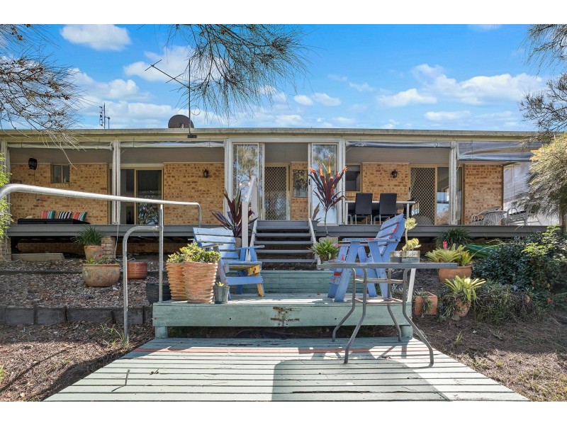 25 Natan Court, Ocean Shores NSW 2483