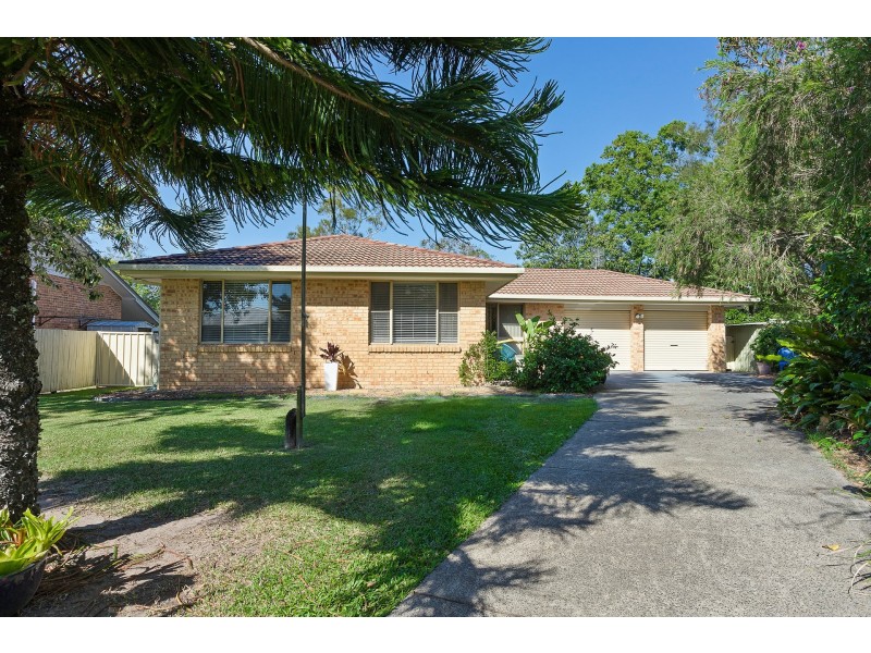 25 Natan Court, Ocean Shores NSW 2483