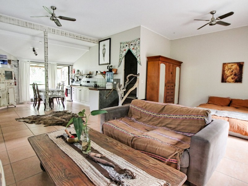 136 Balemo Drive, Ocean Shores NSW 2483