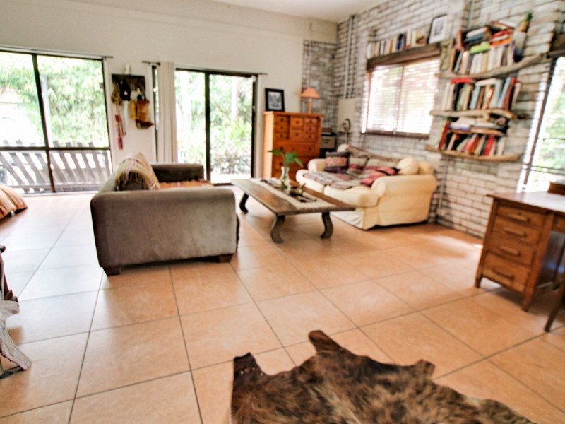 136 Balemo Drive, Ocean Shores NSW 2483