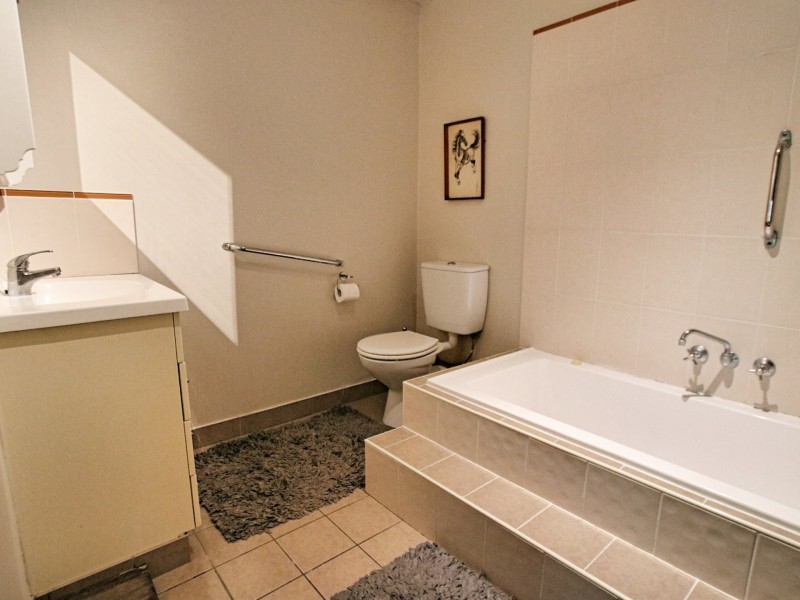 136 Balemo Drive, Ocean Shores NSW 2483