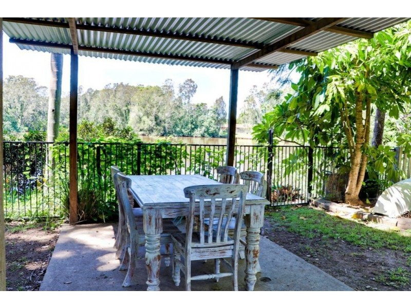 136 Balemo Drive, Ocean Shores NSW 2483