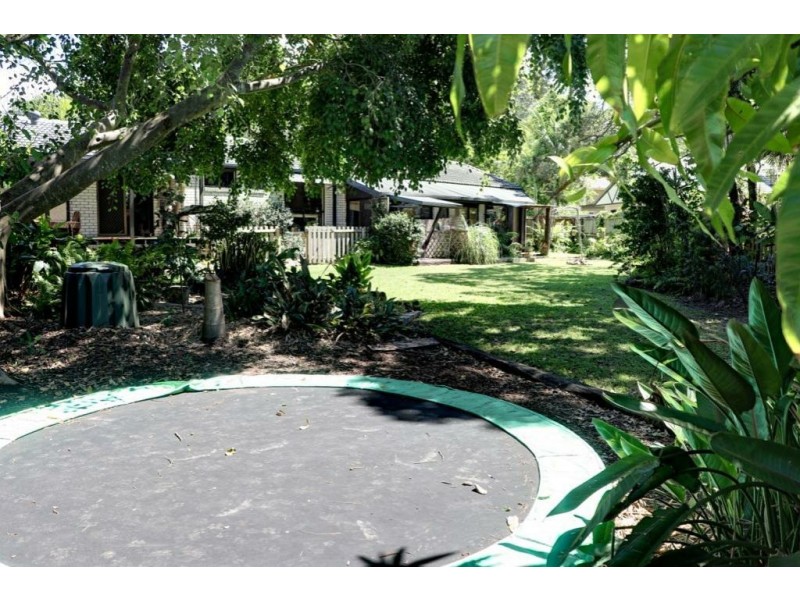 136 Balemo Drive, Ocean Shores NSW 2483