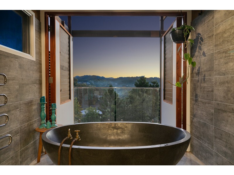 2/10 Narooma Drive, Ocean Shores NSW 2483