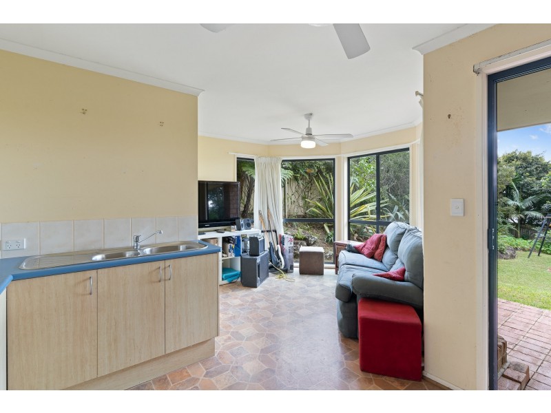 38 Yamble Drive, Ocean Shores NSW 2483