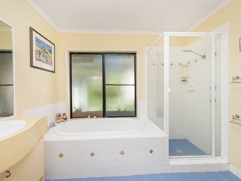 38 Yamble Drive, Ocean Shores NSW 2483