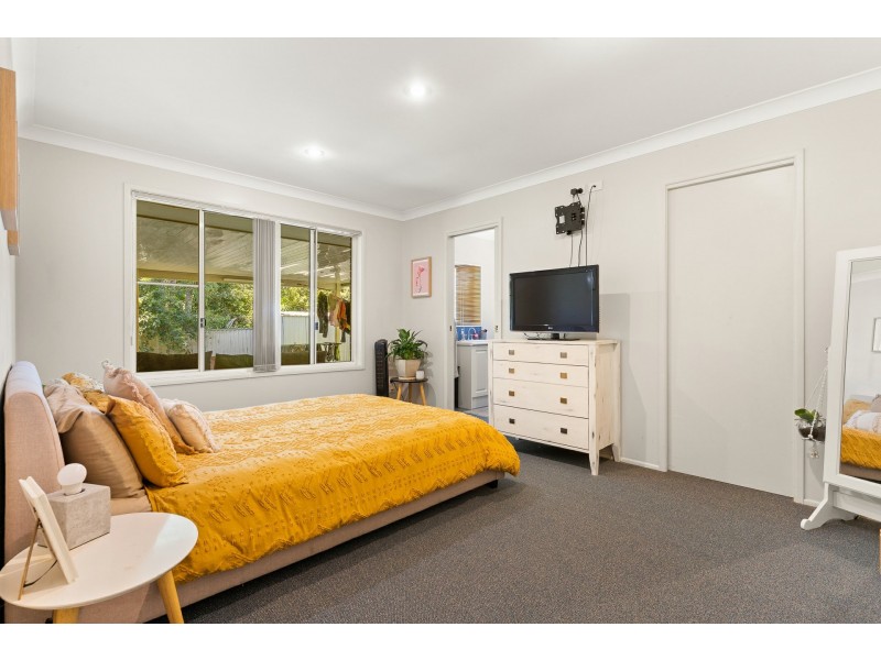 19 Glendale Crescent, Ocean Shores NSW 2483