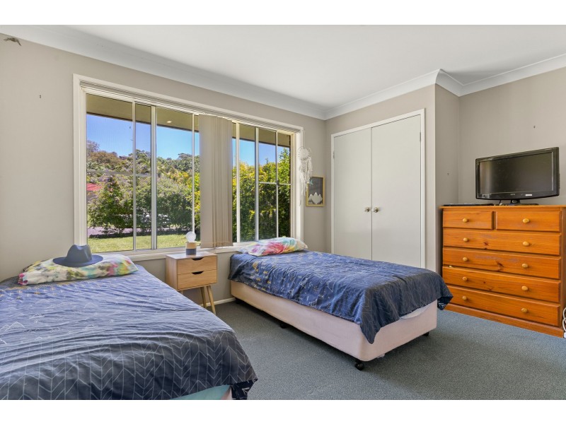 19 Glendale Crescent, Ocean Shores NSW 2483