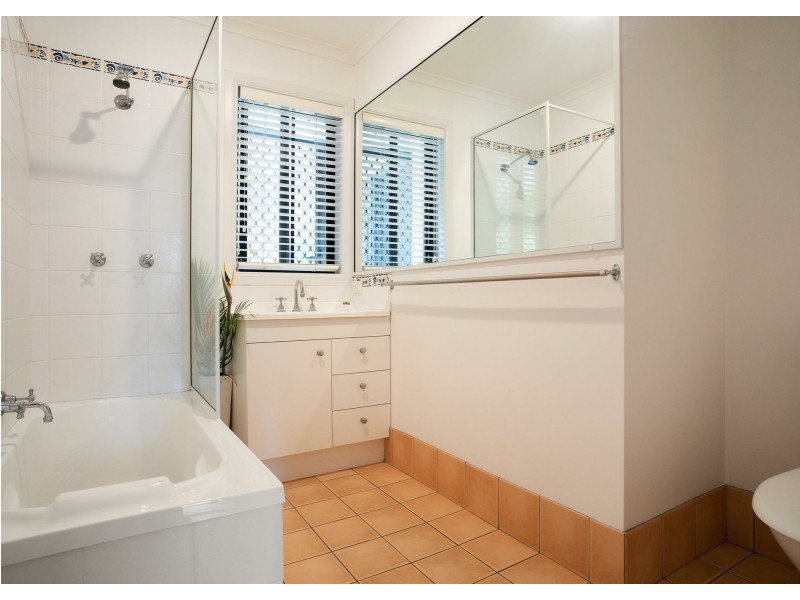 26E Coomburra Crescent, Ocean Shores NSW 2483