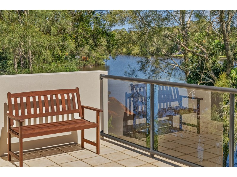 15 Barkala Court, Ocean Shores NSW 2483