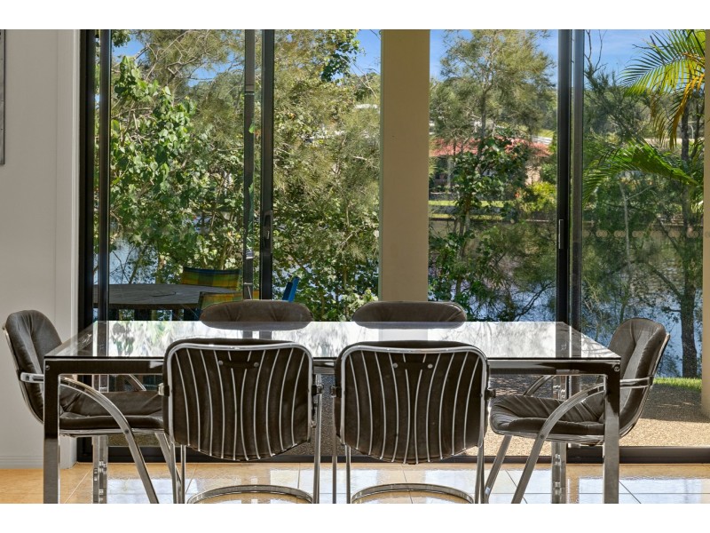 15 Barkala Court, Ocean Shores NSW 2483