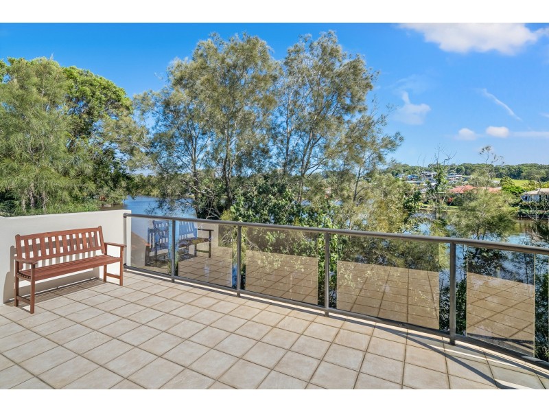 15 Barkala Court, Ocean Shores NSW 2483