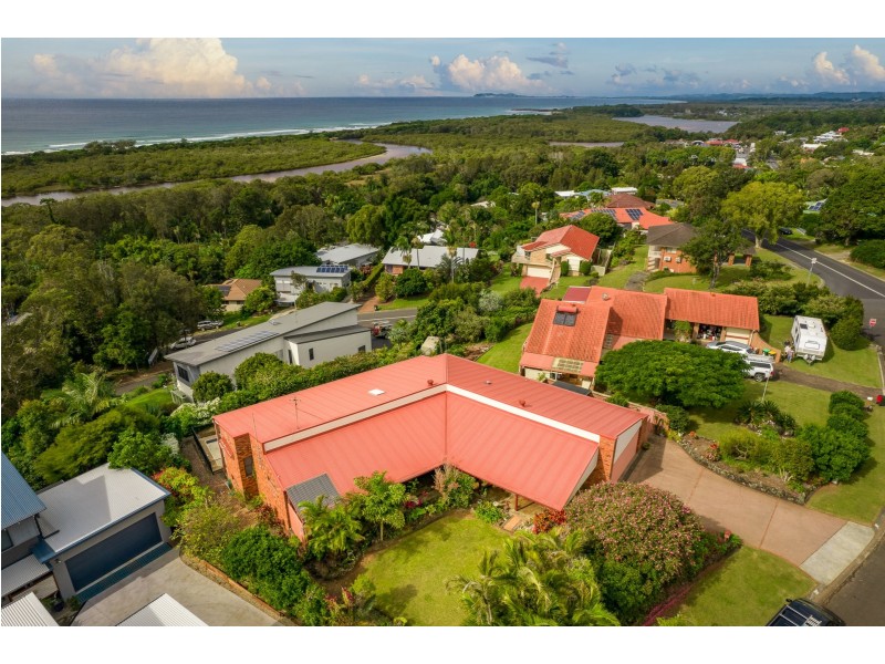 4 Kanandah Court, Ocean Shores NSW 2483