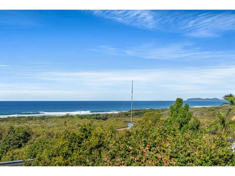 4 Kanandah Court, Ocean Shores NSW 2483