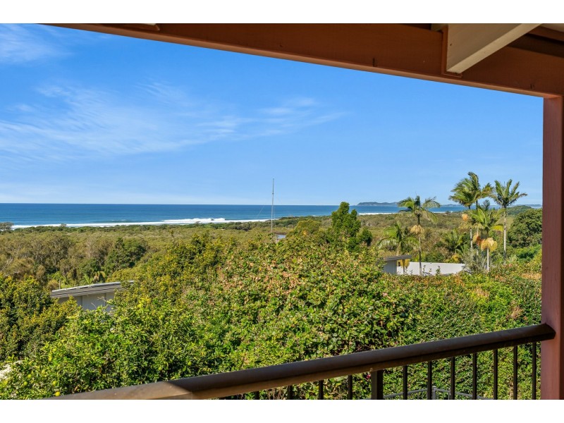 4 Kanandah Court, Ocean Shores NSW 2483
