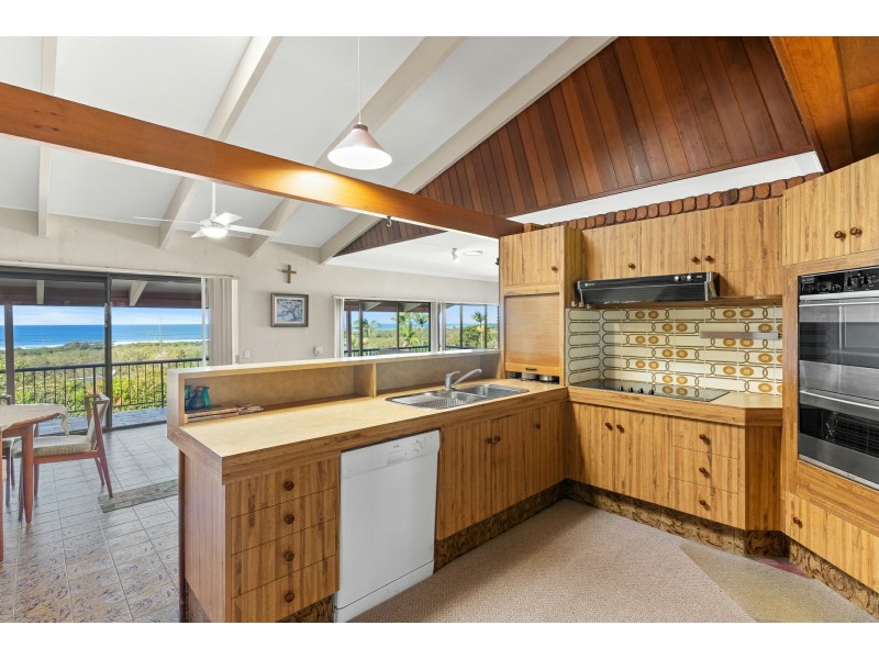 4 Kanandah Court, Ocean Shores NSW 2483