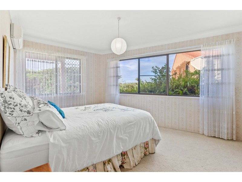 4 Kanandah Court, Ocean Shores NSW 2483