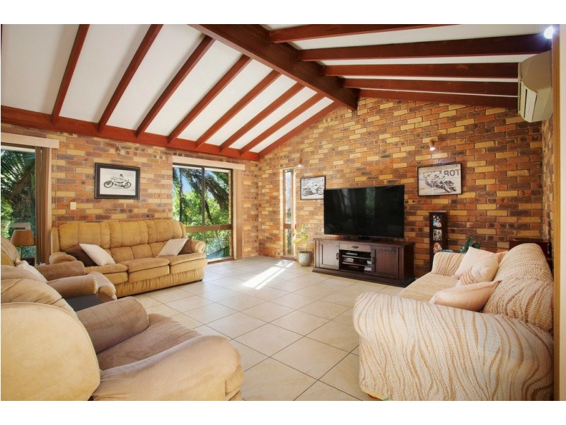 2 Tin Bin Way, Ocean Shores NSW 2483