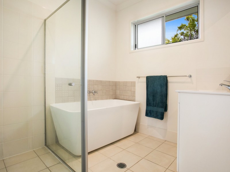 1B Namoi Glen, Ocean Shores NSW 2483