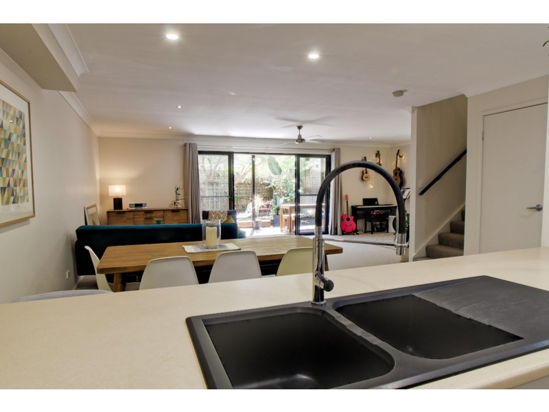 2/3 Bindaree Way, Ocean Shores NSW 2483