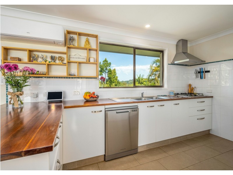 10 Woggoon Terrace, Ocean Shores NSW 2483